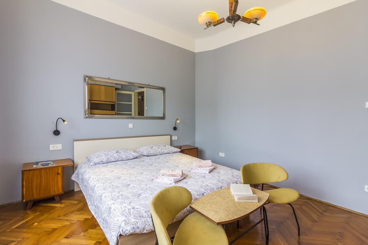 Spacious & Smart Center Apartment พูลา ภายนอก รูปภาพ